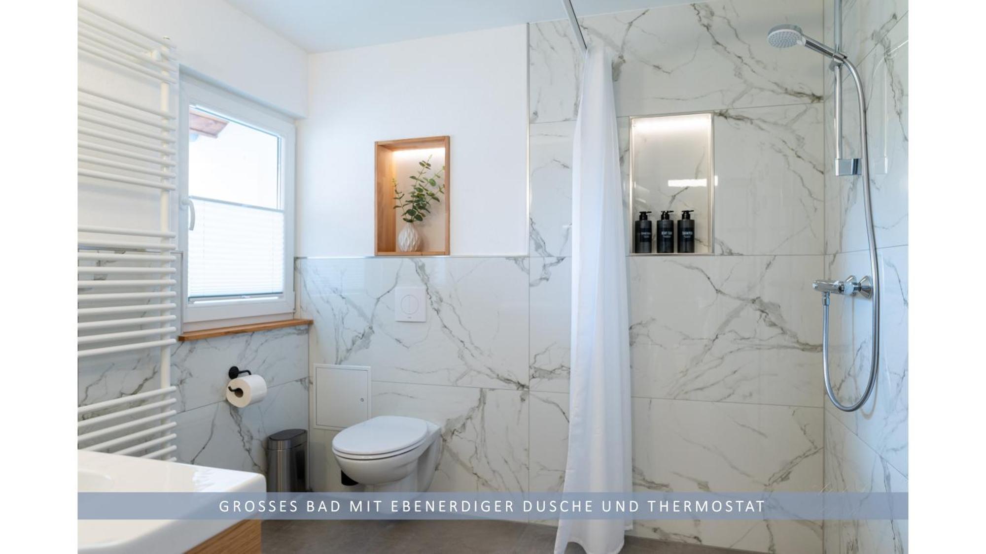 נורטהיים Apartment Leinetal - Bester Schlafkomfort In Hochwertiger Hotelbettwaesche, 3 Zimmer - Grosse Kueche, Duschbad & Parkplatz מראה חיצוני תמונה